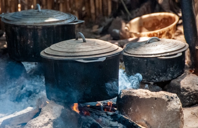 Coca Cola cleaning hacks - Clean blackened pots