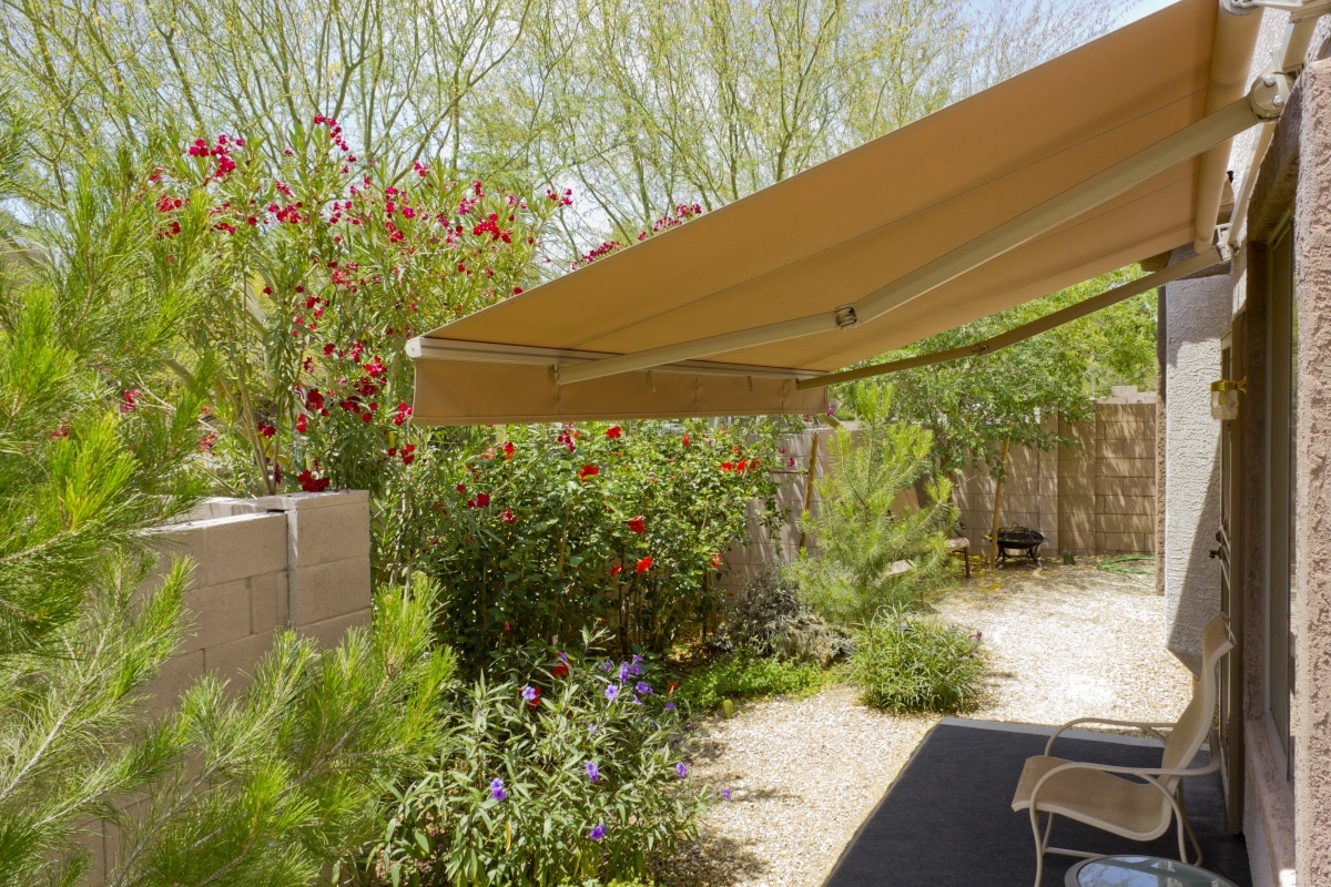 automatic retractable window awning
