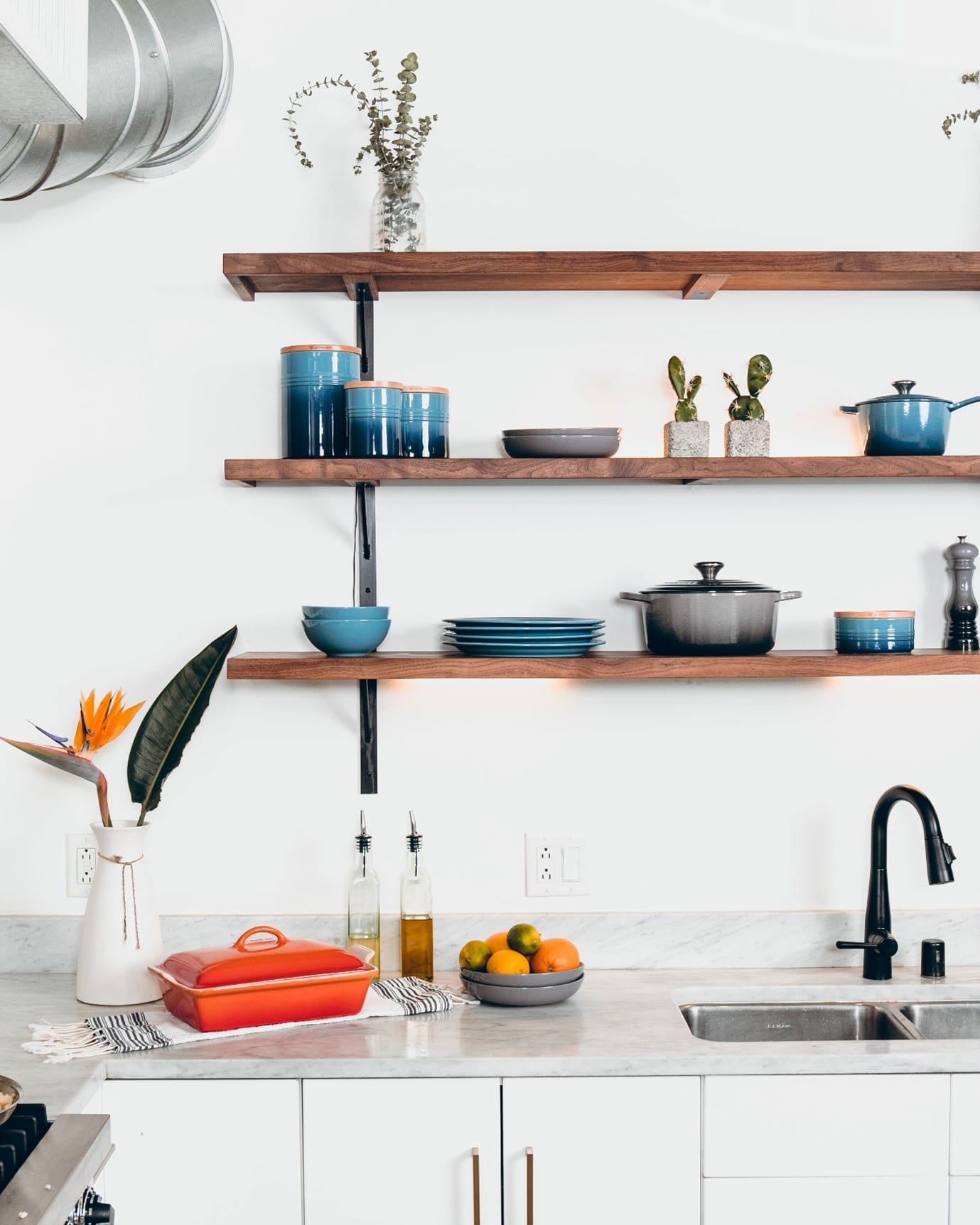 kitchen-storage-track-shelving