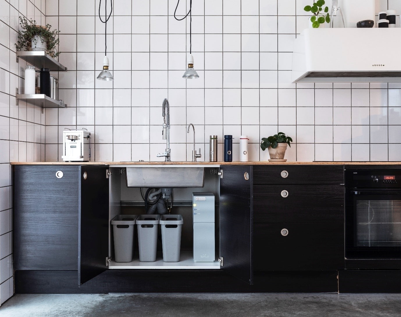 kitchen-storage-under-sink