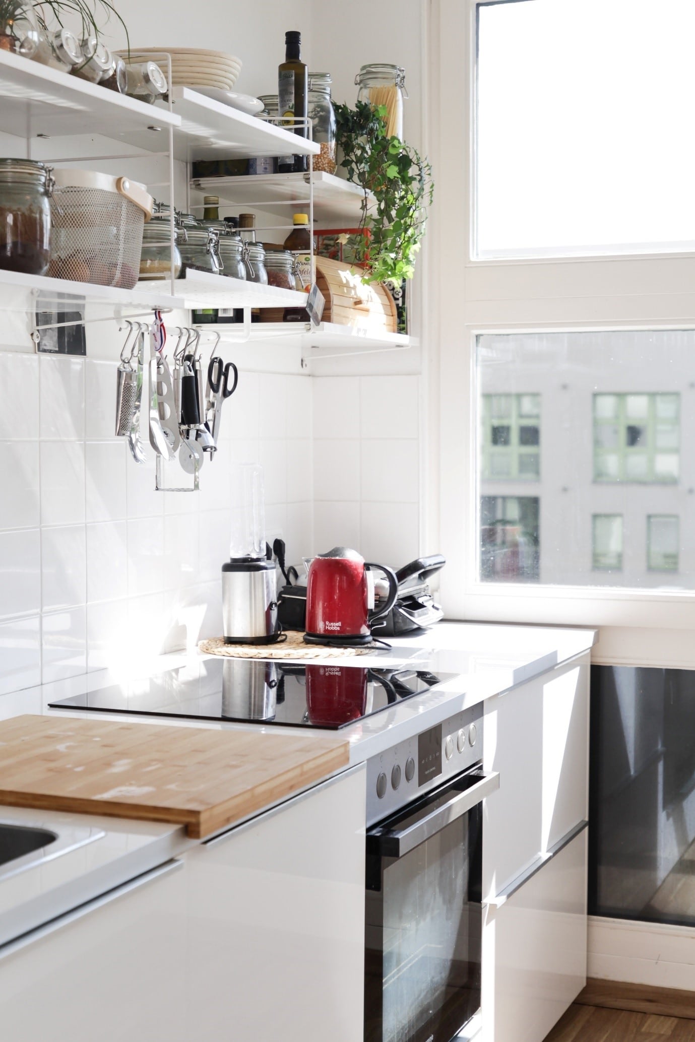 kitchen-storage-overhead-storage
