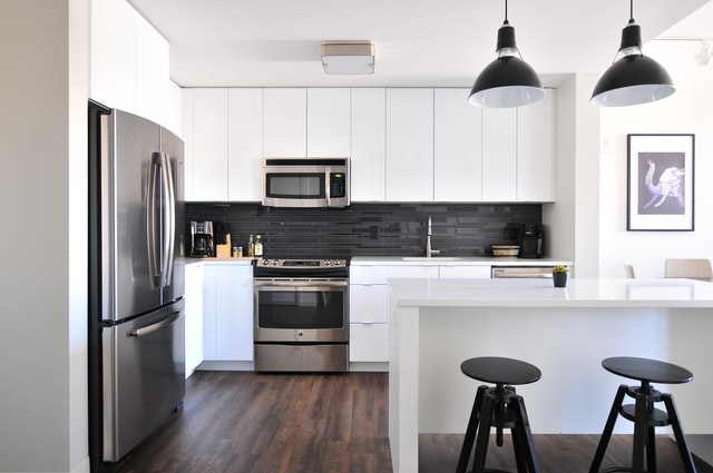 kitchen-renovation-ideas-industrial-lighting