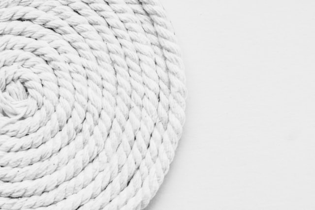 garden-edging-ideas-coastal-rope