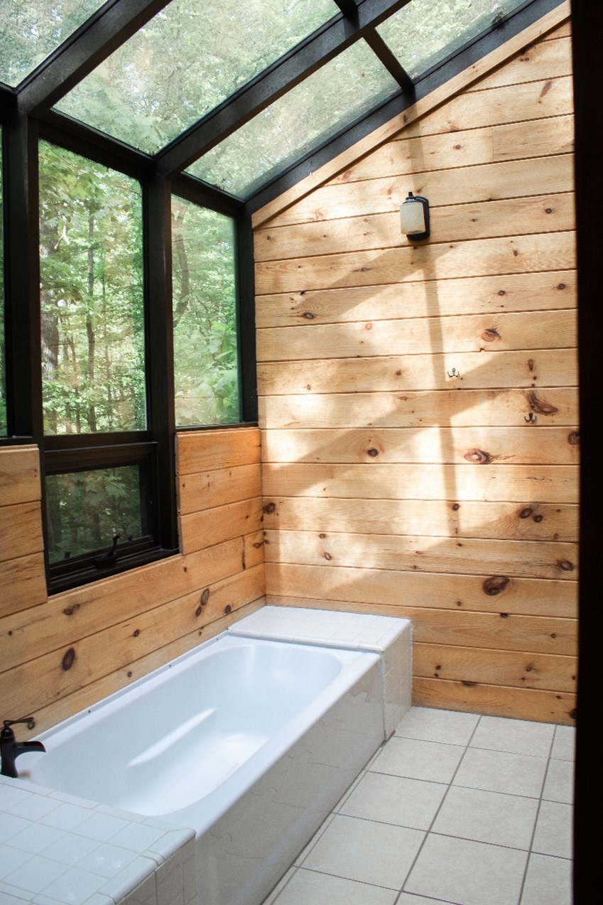 bathroom-lighting-ideas-skylight