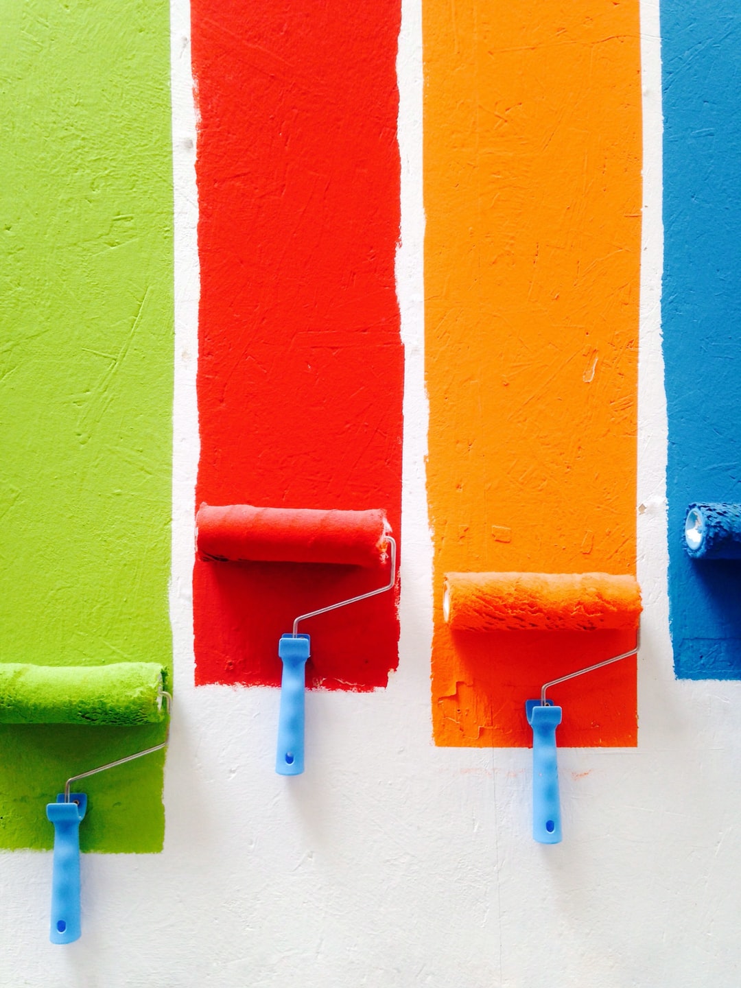 Paint rollers with colour