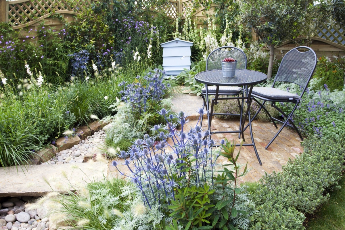 Garden with foldable chairs and table