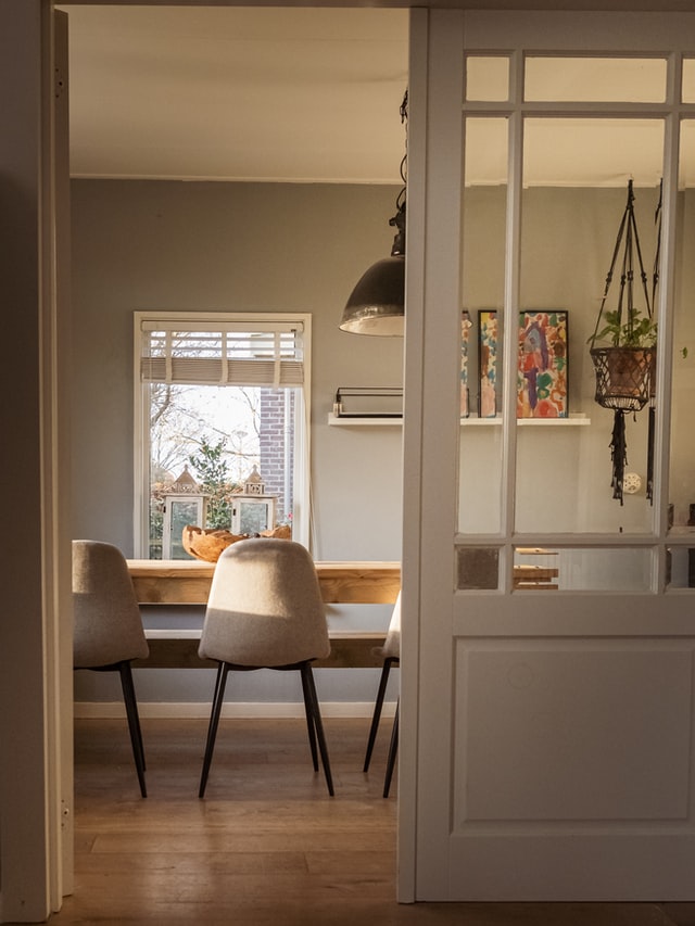 sliding-door-ideas-white-pocket
