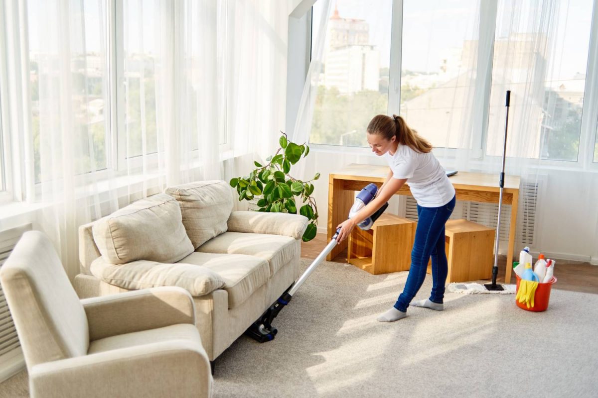 How to create an easy and effective DIY carpet cleaner