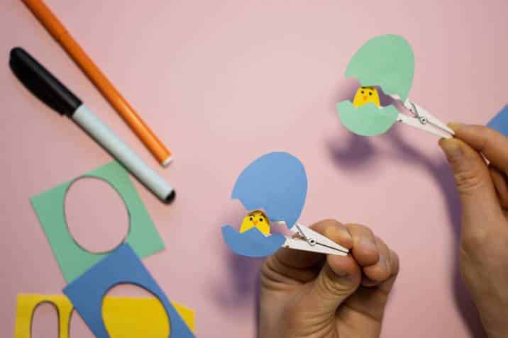 Clothespin peek-a-boo Easter chicks, DIY Easter toys