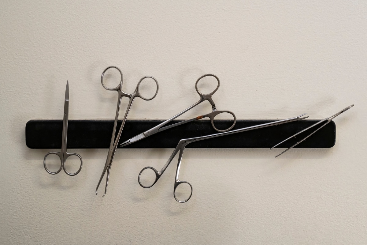 magnetic bar for metal tools