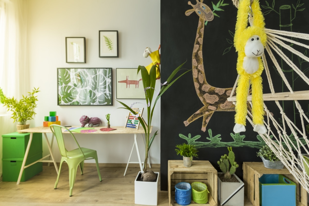 fun jungle-themed kids bedroom