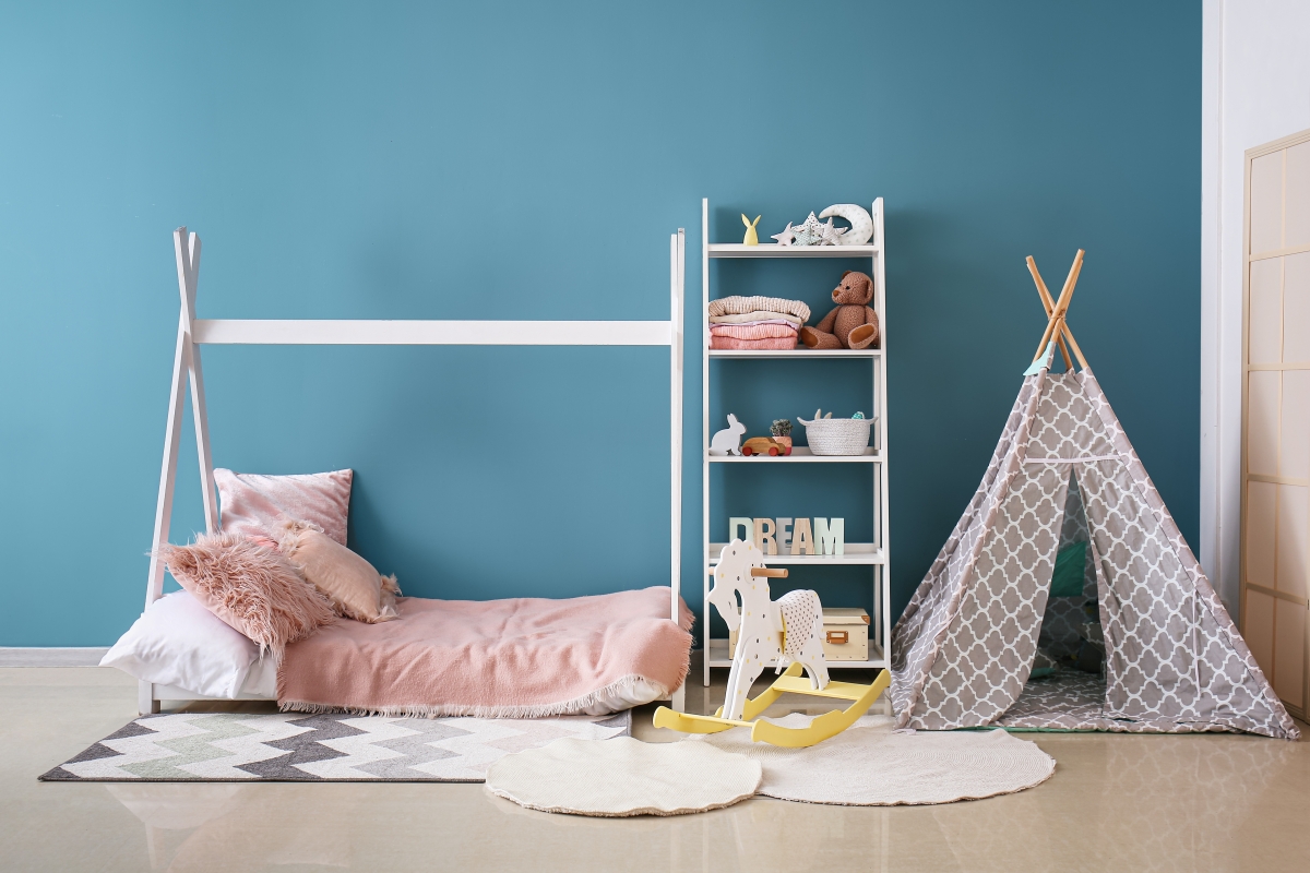 kids bedroom with teepee reading nook