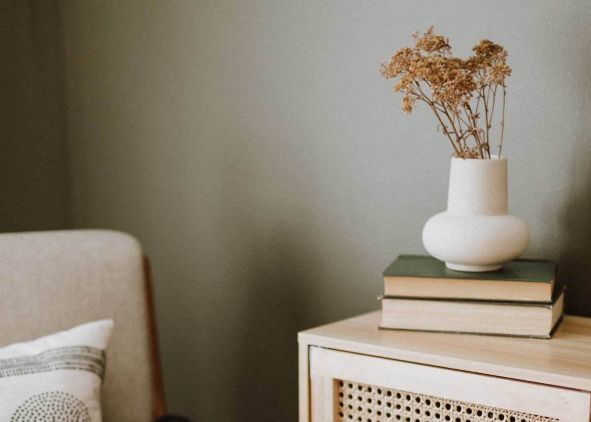 neutral hallway table display