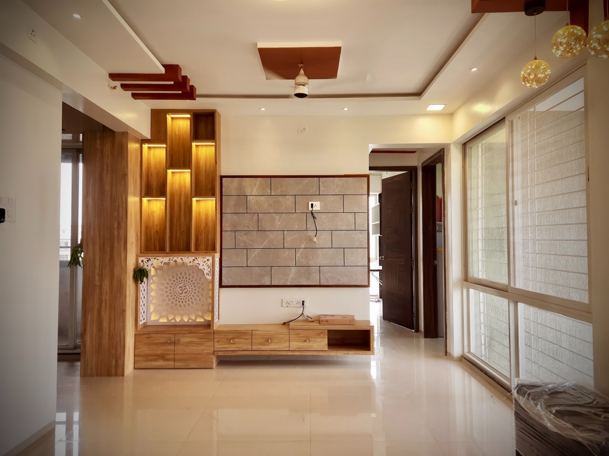 ceiling with suspended section light