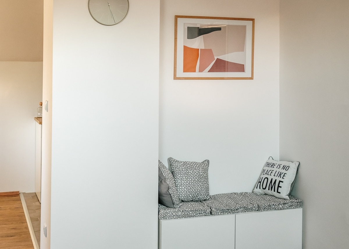 hallway storage bench